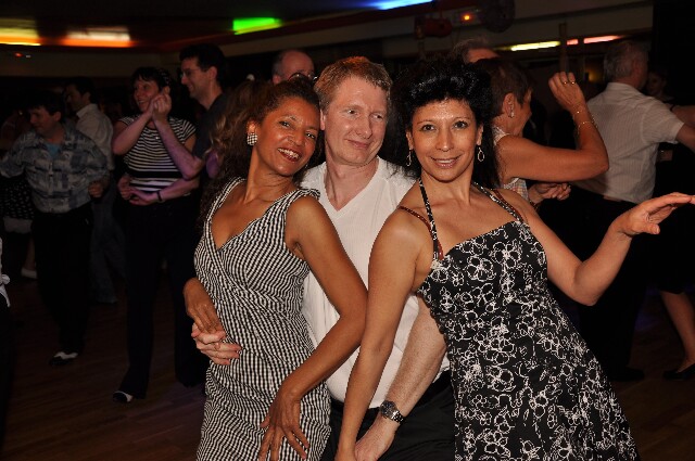 min 2009 05 06 cargo club 198